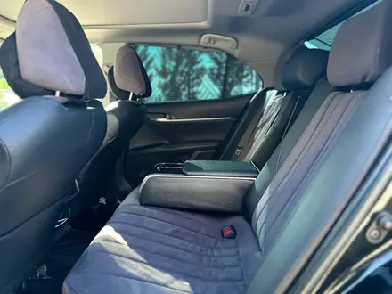 Toyota Camry 2023 года за 15 600 000 тг. в Актау – фото 21