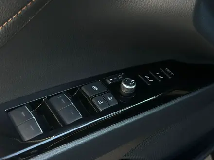 Toyota Camry 2023 года за 15 600 000 тг. в Актау – фото 27
