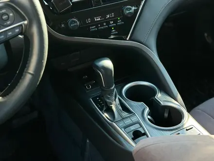 Toyota Camry 2023 года за 15 600 000 тг. в Актау – фото 28
