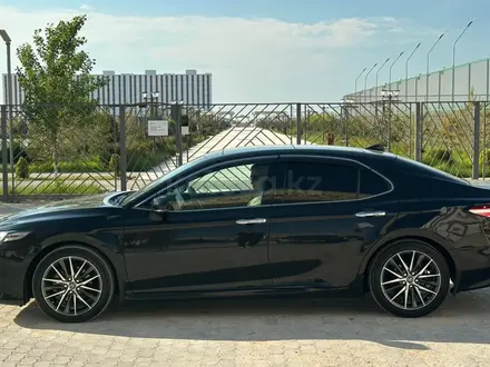 Toyota Camry 2023 года за 15 600 000 тг. в Актау – фото 7