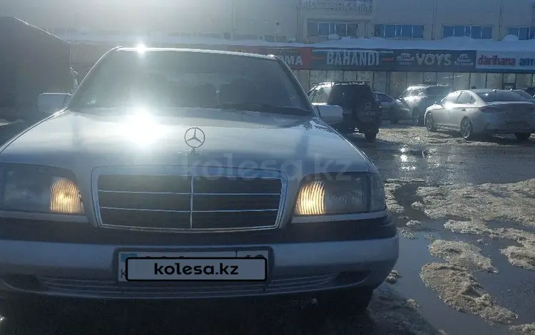 Mercedes-Benz C 180 1994 годаfor1 900 000 тг. в Астана