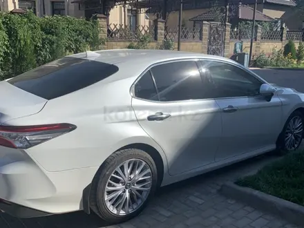 Toyota Camry 2019 года за 12 000 000 тг. в Шымкент – фото 3