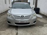 Toyota Camry 2011 года за 4 500 000 тг. в Атырау – фото 2