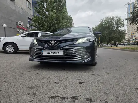 Toyota Camry 2018 года за 13 200 000 тг. в Астана