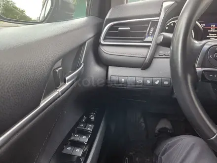 Toyota Camry 2018 года за 13 200 000 тг. в Астана – фото 9