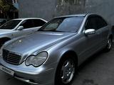 Mercedes-Benz C 320 2001 года за 3 000 000 тг. в Алматы – фото 4