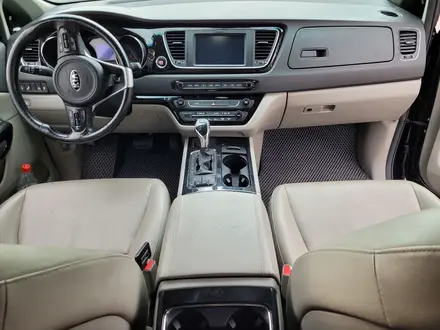 Kia Carnival 2018 года за 11 000 000 тг. в Тараз – фото 2