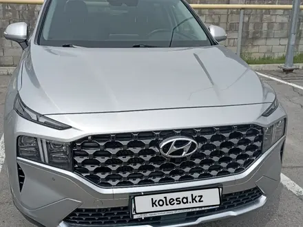 Hyundai Santa Fe 2021 года за 17 700 000 тг. в Алматы – фото 2