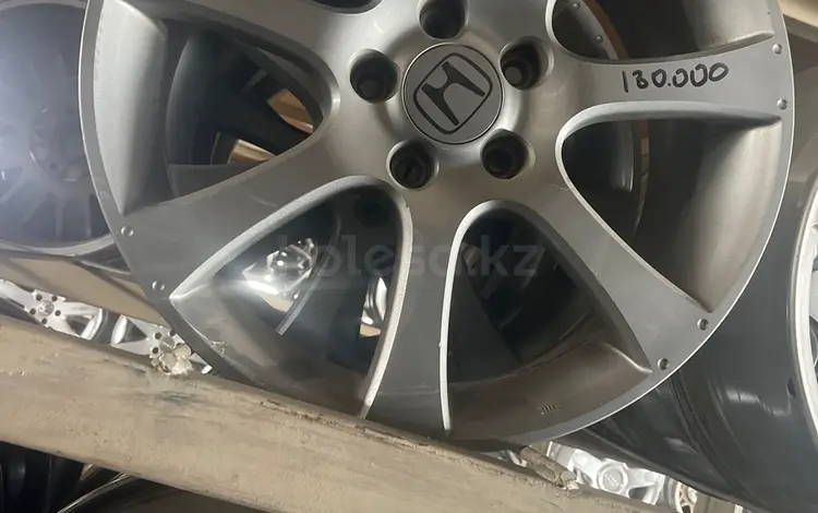 На HONDA R18 оригинал 18/050 за 180 000 тг. в Алматы