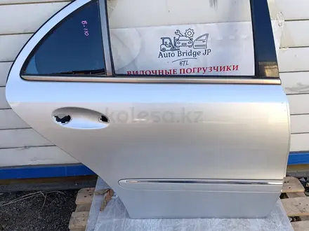 Дверь задняя правая mercedes w211 за 25 000 тг. в Алматы