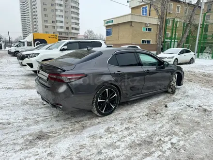 Toyota Camry 2019 года за 11 500 000 тг. в Караганда – фото 3