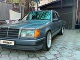 Mercedes-Benz E 230 1992 года за 3 500 000 тг. в Алматы