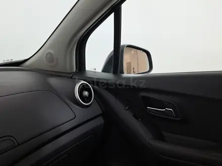 Chevrolet Tracker 2013 года за 5 300 000 тг. в Астана – фото 22