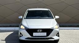 Hyundai Accent 2021 года за 5 590 000 тг. в Караганда – фото 2