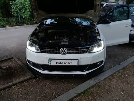 Volkswagen Jetta 2014 года за 5 000 000 тг. в Алматы – фото 9