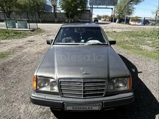 Mercedes-Benz E 230