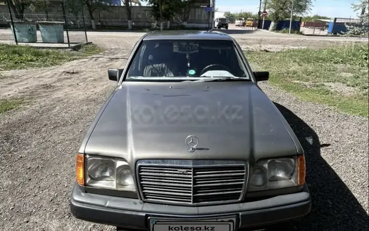 Mercedes-Benz E 230 1988 года за 900 000 тг. в Караганда