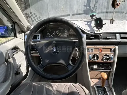 Mercedes-Benz E 230 1988 года за 900 000 тг. в Караганда – фото 5