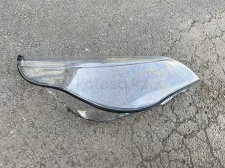 Правое стекло фары BMW E60 за 13 000 тг. в Астана – фото 2