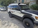 Mitsubishi Pajero 1999 года за 2 500 000 тг. в Атырау – фото 2