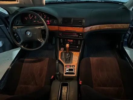 BMW 528 1998 года за 3 800 000 тг. в Актау