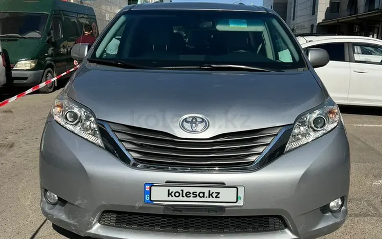 Toyota Sienna 2014 года за 11 000 000 тг. в Алматы