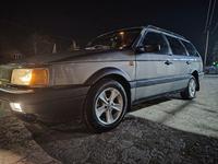 Volkswagen Passat 1992 годаүшін1 700 000 тг. в Караганда