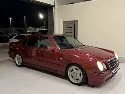 Mercedes-Benz E 320 1998 года за 3 200 000 тг. в Алматы – фото 2