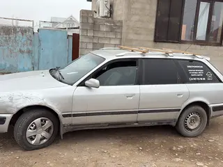 Audi 100