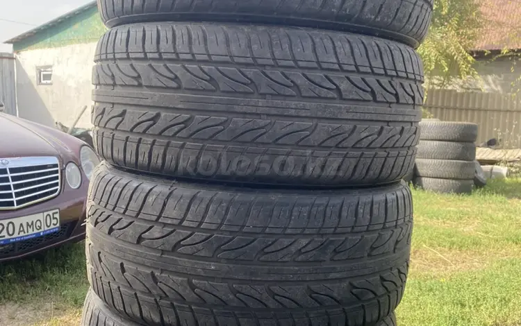 Комплект летние шины 245/40/18 245/40R18. за 65 000 тг. в Алматы