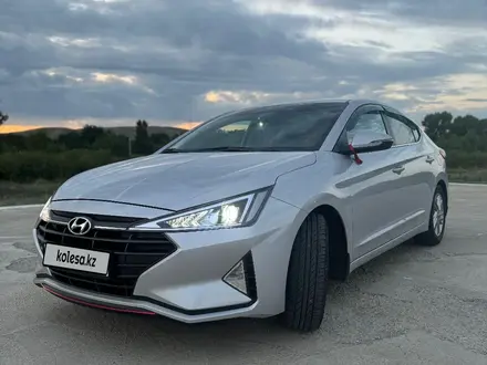 Hyundai Elantra 2019 года за 7 700 000 тг. в Актобе – фото 3