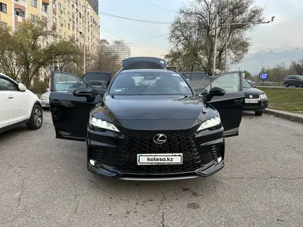 Lexus RX 500h 2023 года за 46 800 000 тг. в Алматы – фото 18