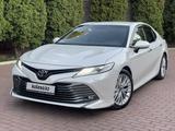 Toyota Camry 2019 года за 14 500 000 тг. в Алматы – фото 2