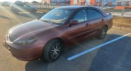 Toyota Camry 2004 года за 5 400 000 тг. в Кульсары – фото 4