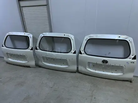 Двери багажника на Прадо 150 за 250 000 тг. в Алматы – фото 2