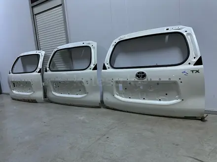 Двери багажника на Прадо 150 за 250 000 тг. в Алматы – фото 3