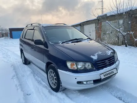 Toyota Ipsum 1996 года за 2 990 000 тг. в Усть-Каменогорск – фото 2