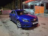 Chevrolet Cruze 2011 года за 4 500 000 тг. в Уральск – фото 2