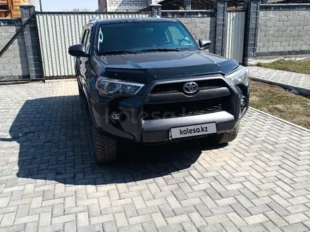Toyota 4Runner 2017 года за 18 000 000 тг. в Алматы