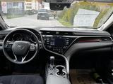 Toyota Camry 2018 года за 13 100 000 тг. в Алматы – фото 5