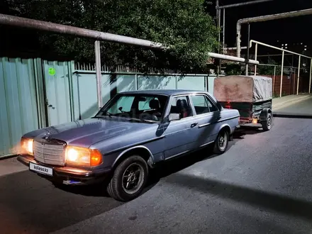 Mercedes-Benz E 300 1983 года за 1 200 000 тг. в Алматы