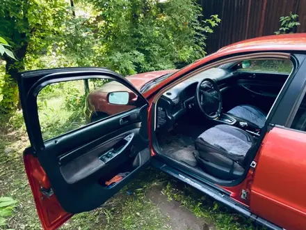 Audi A4 1996 года за 900 000 тг. в Алматы – фото 17