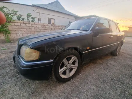 Mercedes-Benz C 180 1993 года за 950 000 тг. в Актау – фото 2