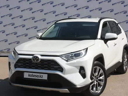 Toyota RAV4 2020 года за 18 500 000 тг. в Костанай