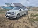 Volkswagen Polo 2015 года за 5 000 000 тг. в Актобе – фото 2