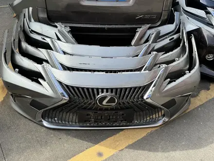 Передний Бампер Lexus ES 2019-2022 ORIGINAL за 10 000 тг. в Алматы – фото 4