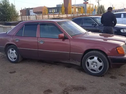 Mercedes-Benz E 220 1992 года за 2 000 000 тг. в Тараз – фото 10