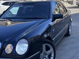 Mercedes-Benz E 55 AMG 1997 года за 7 500 000 тг. в Жанаозен – фото 2