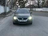 Volkswagen Passat 2010 года за 3 800 000 тг. в Алматы – фото 2