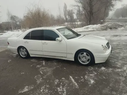 Mercedes-Benz E 320 2000 года за 5 300 000 тг. в Алматы – фото 3